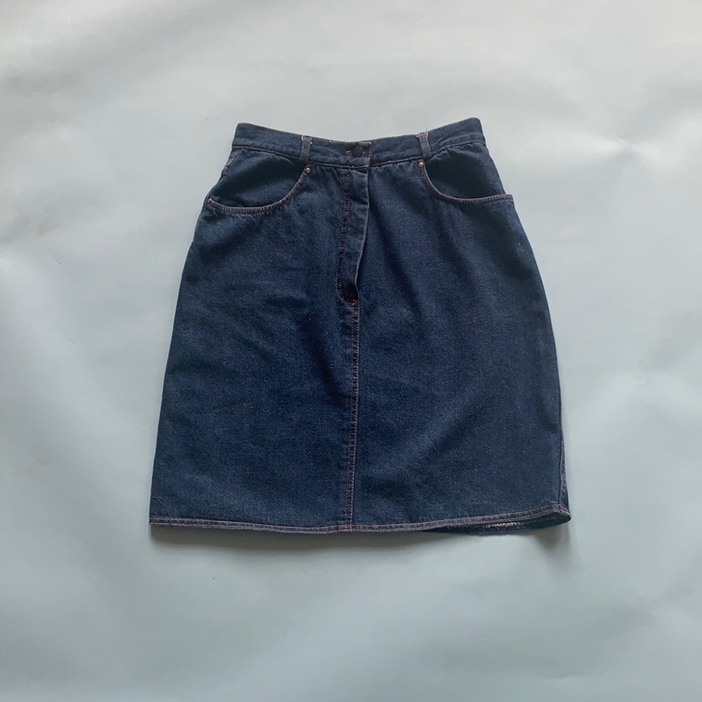 Vintage mid length skirt